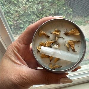 Selenite Candle with Dried Flowers and Crystal